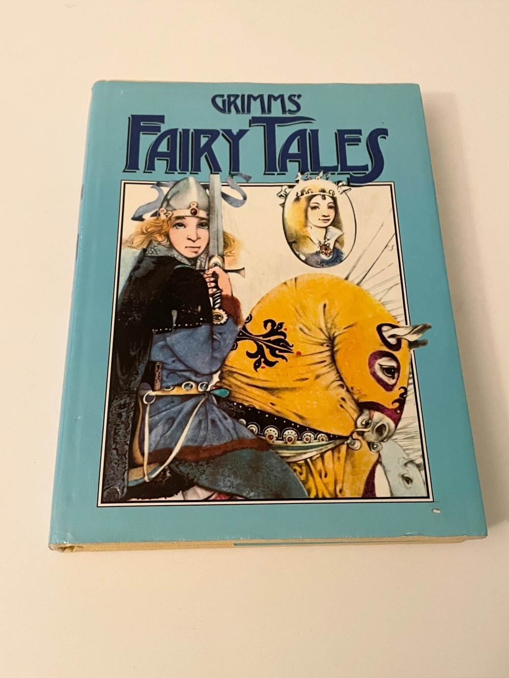 Vintage Grimms' Fairy Tales Illustrated Hardcover Book Cathay Books 1984